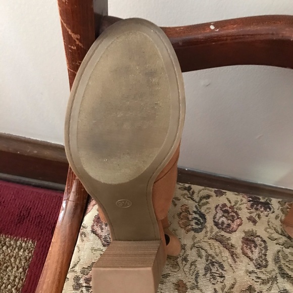 EUC Universal Thread Cognac 3 inch Block Heels - Picture 3 of 5